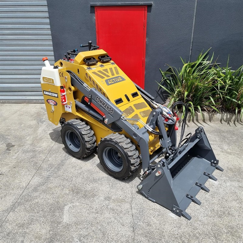 AM402DW Commando Mini Skidsteers image 33