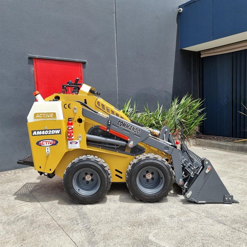AM402DW Commando Mini Skidsteers image 34