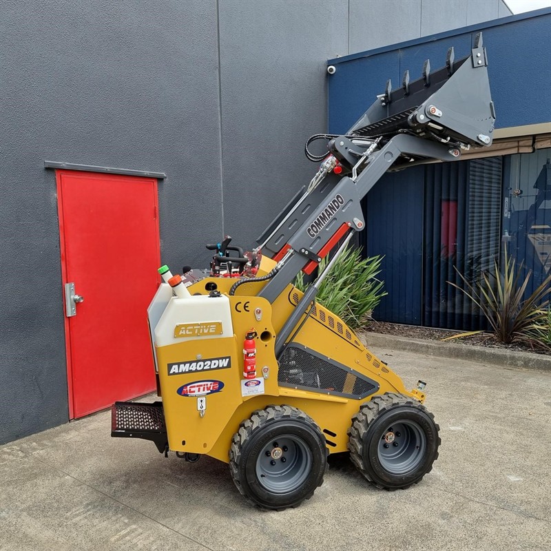 AM402DW Commando Mini Skidsteers image 37