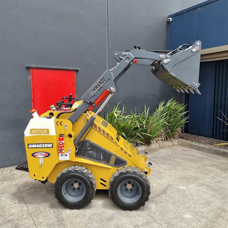 AM402DW Commando Mini Skidsteers image 38