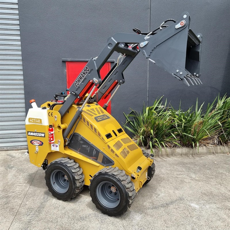 AM402DW Commando Mini Skidsteers image 39