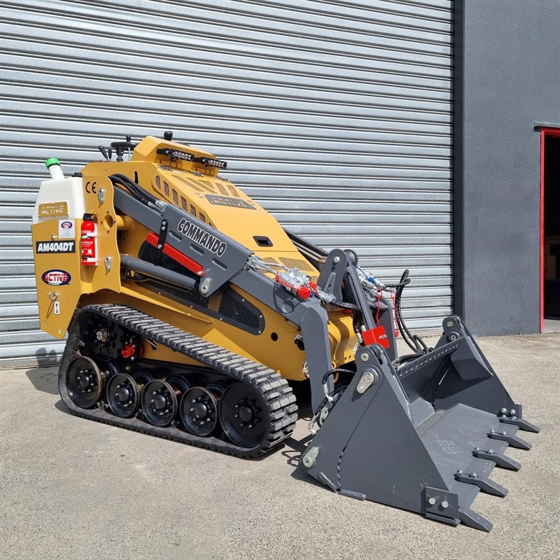 AM404DT Commando Mini Skidsteers image 2