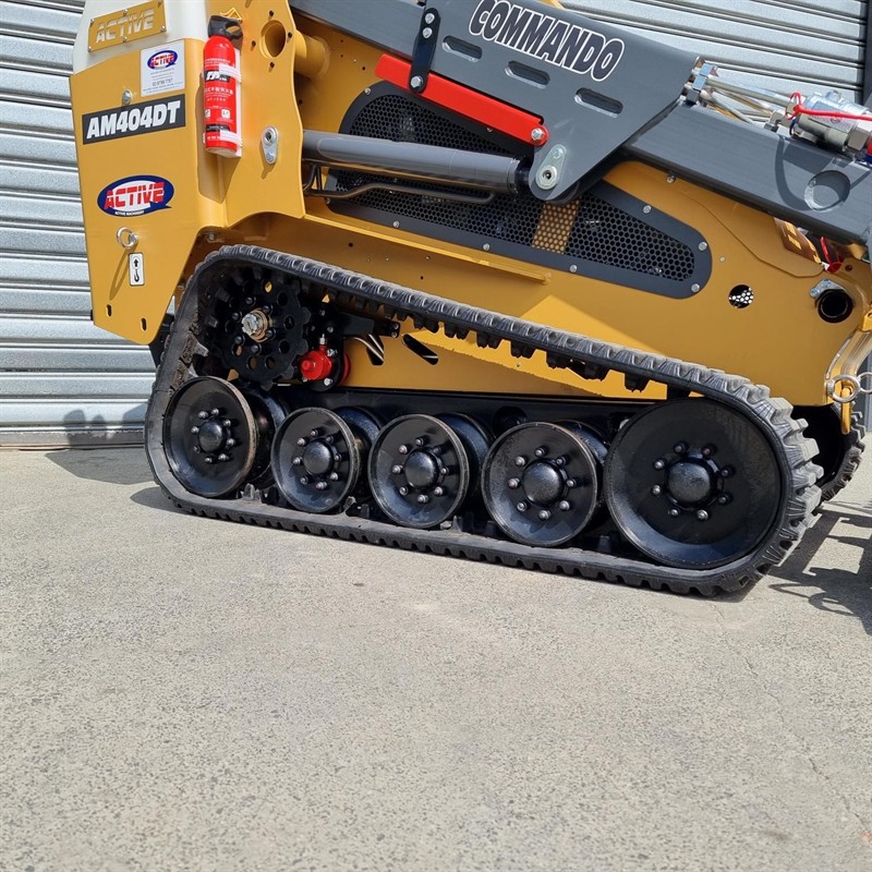 AM404DT Commando Mini Skidsteers image 3