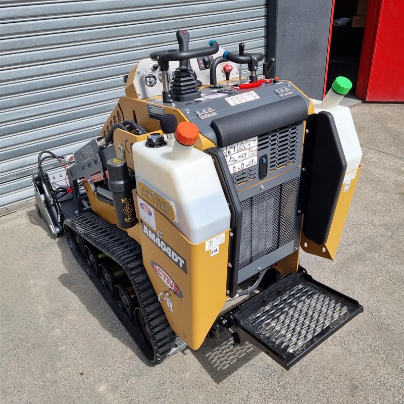 AM404DT Commando Mini Skidsteers image 17
