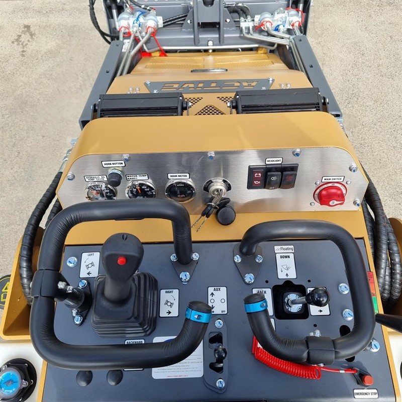 AM404DT Commando Mini Skidsteers image 19