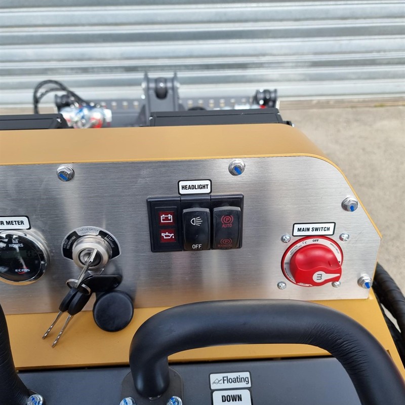 AM404DT Commando Mini Skidsteers image 21