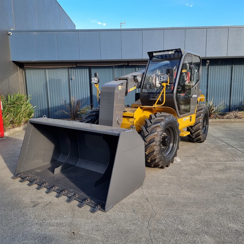 AT735-4 7.2 Tonne Telehandlers image 2