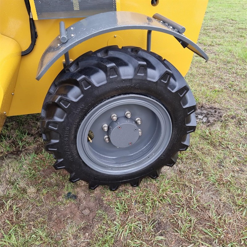 AT1345-4 11 Tonne Telehandlers image 8