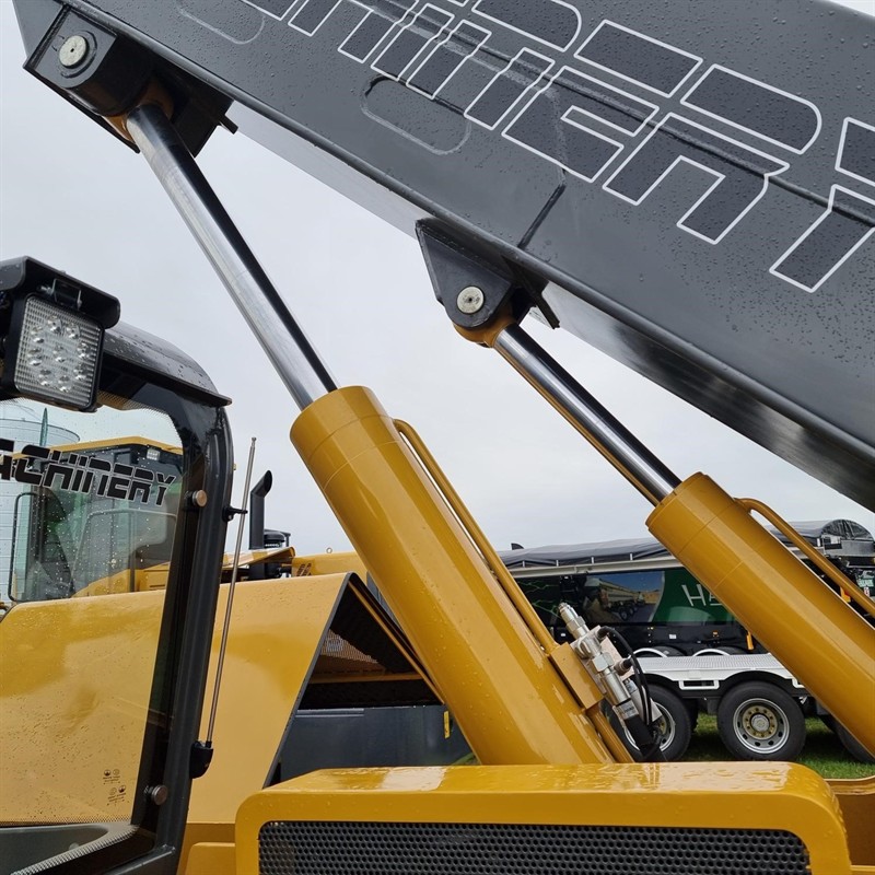 AT1345-4 11 Tonne Telehandlers image 30