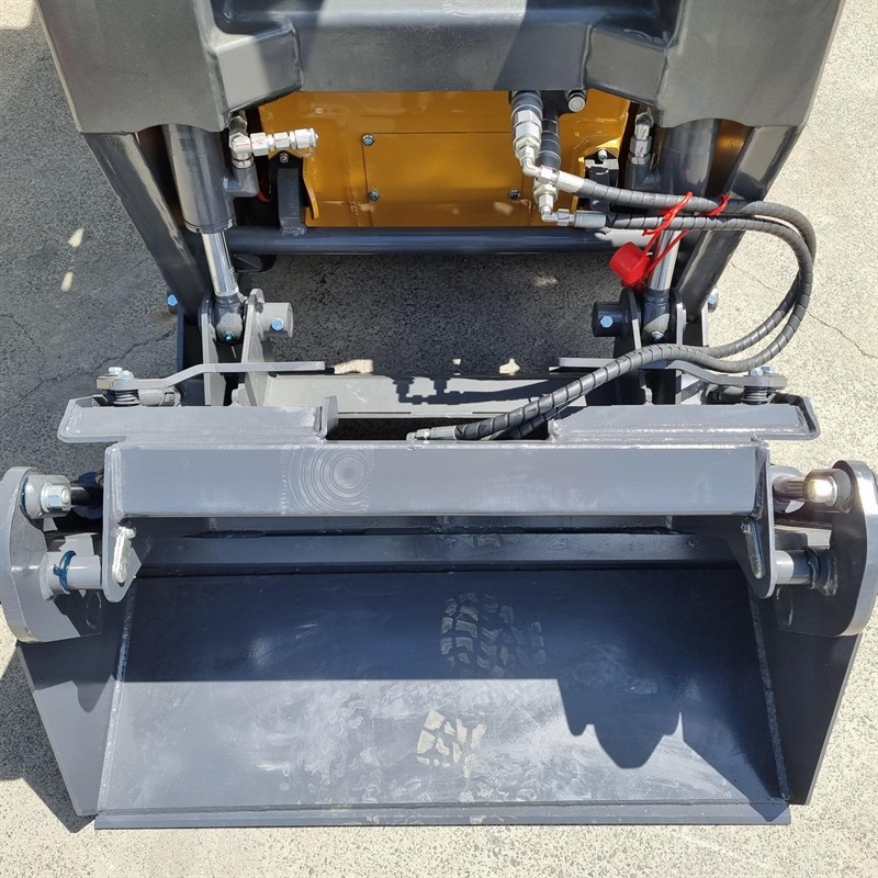 AS25GW Skid Steers image 10