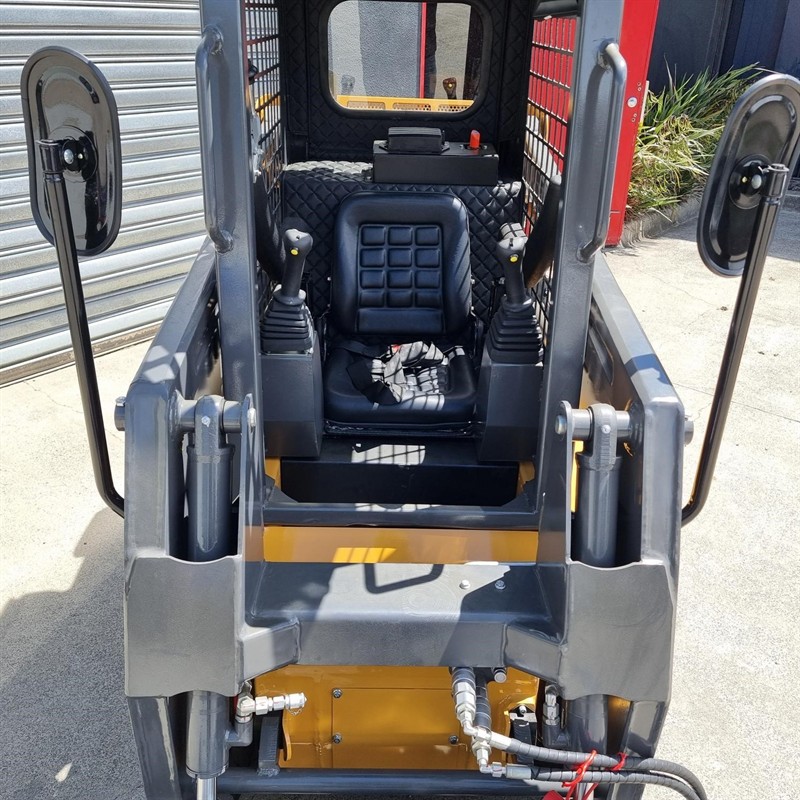 AS25GW Skid Steers image 12