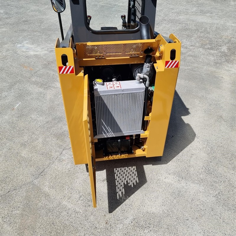 AS25GW Skid Steers image 16