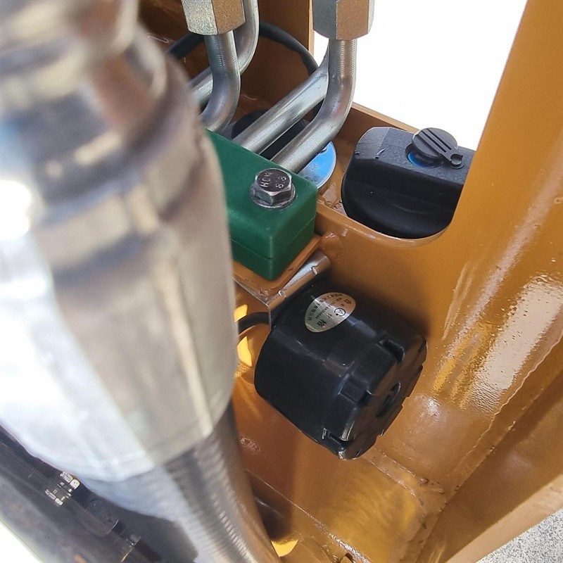 AS25GW Skid Steers image 29