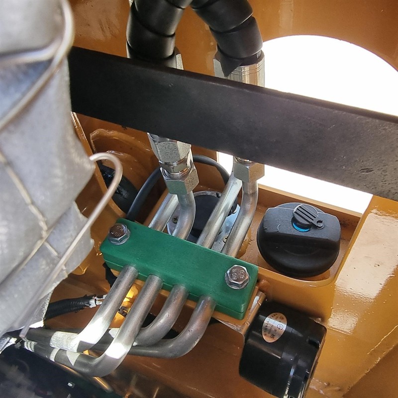 AS25GW Skid Steers image 30