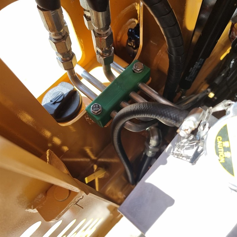 AS25GW Skid Steers image 32