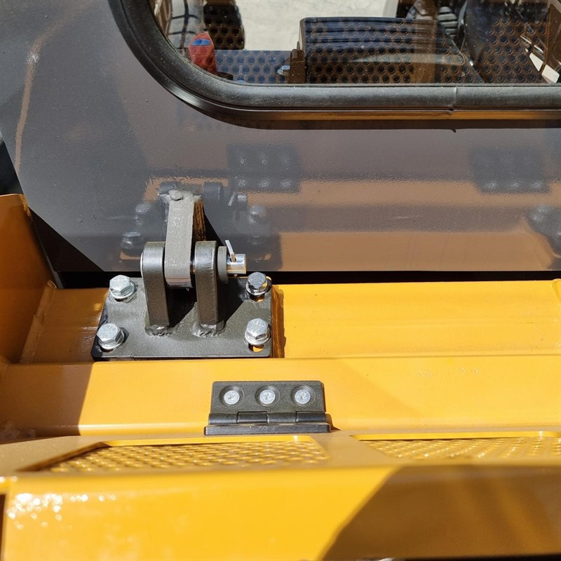 AS25GW Skid Steers image 33