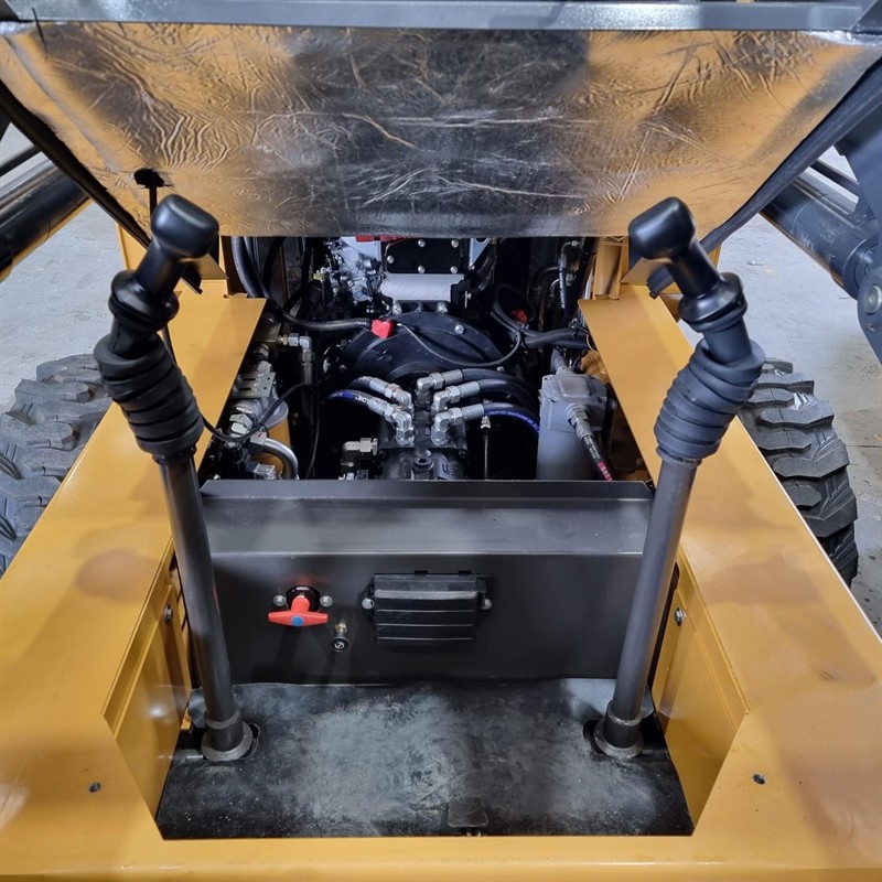 AS50G Skid Steers image 11