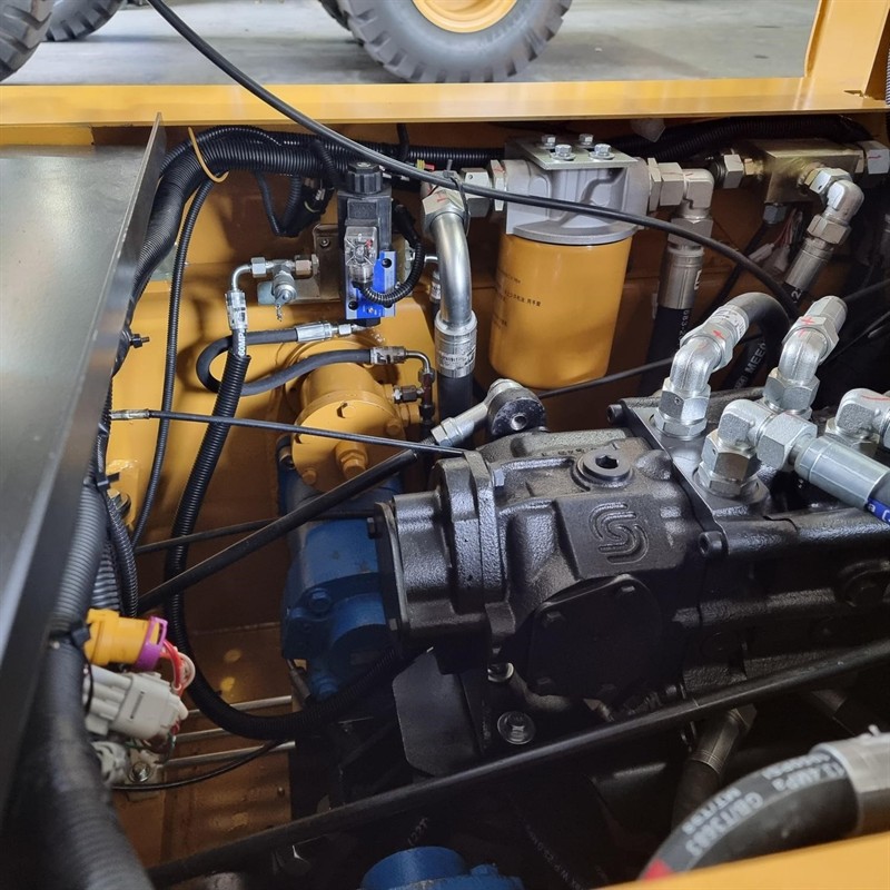 AS50G Skid Steers image 12