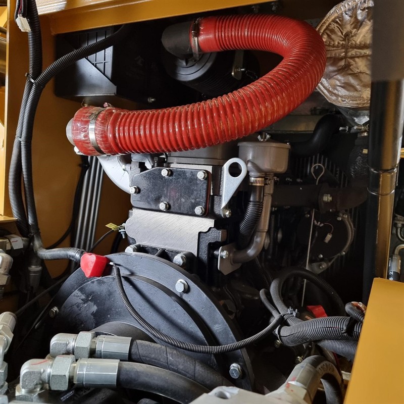 AS50G Skid Steers image 14