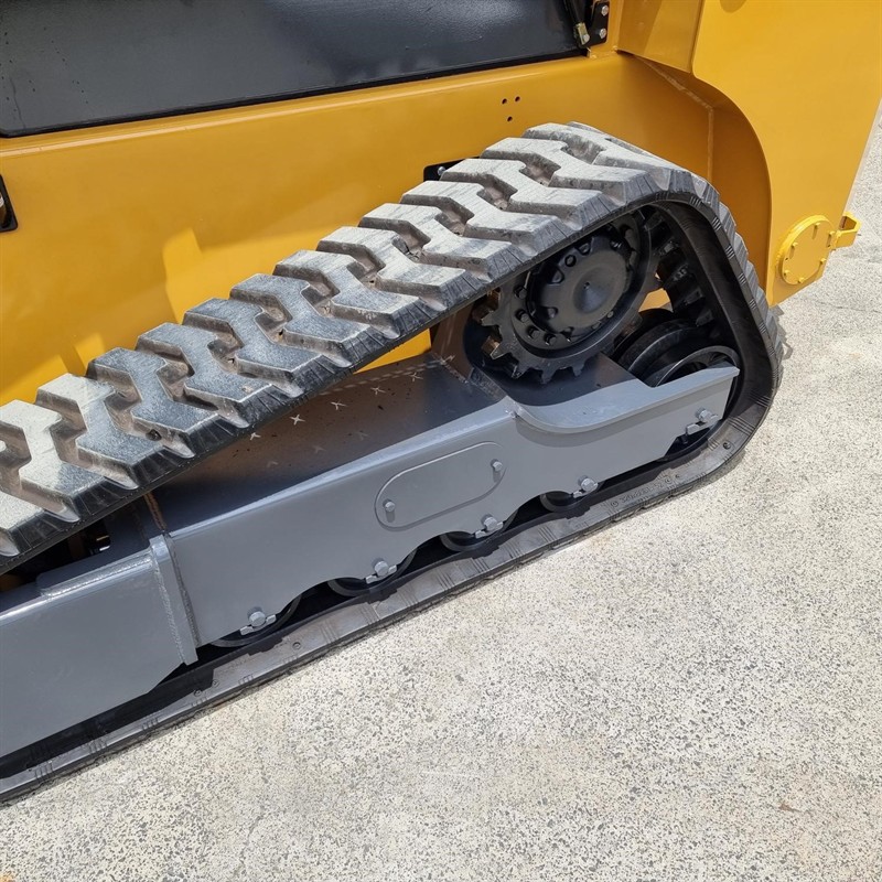 AS75GT Skid Steers image 12