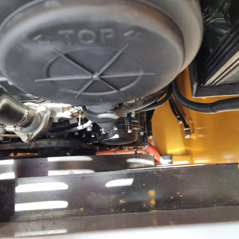 AS75GT Skid Steers image 46