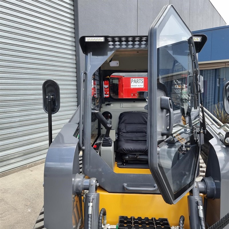 AS75GT Skid Steers image 54