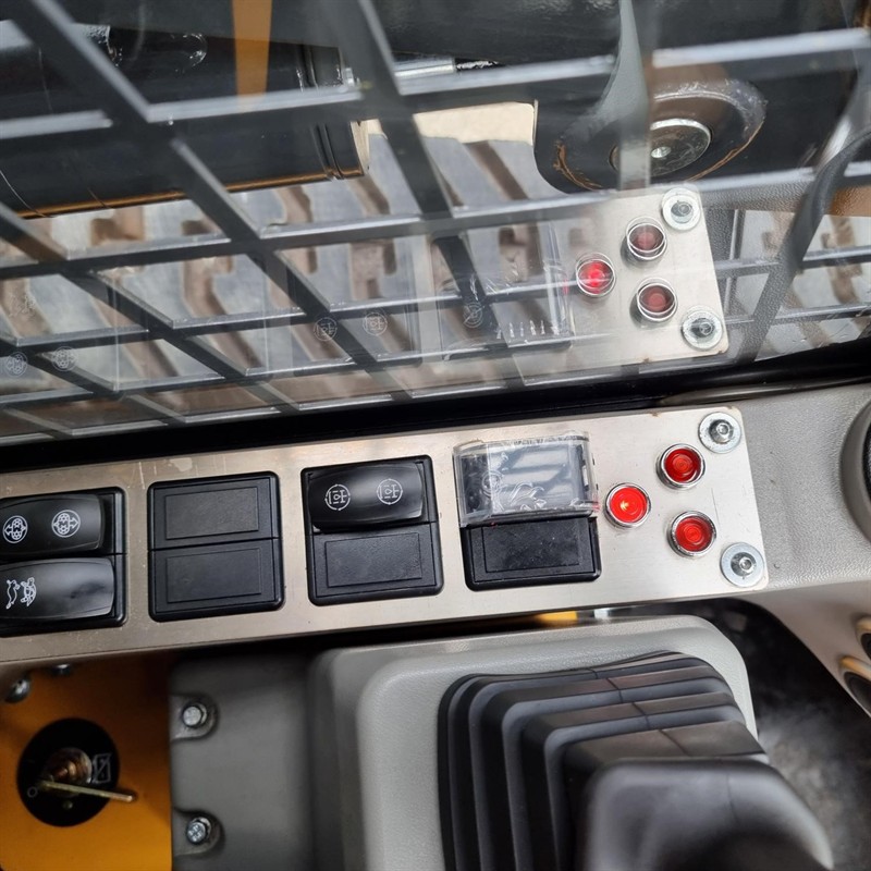 AS75GT Skid Steers image 56