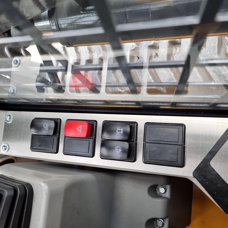 AS75GT Skid Steers image 61