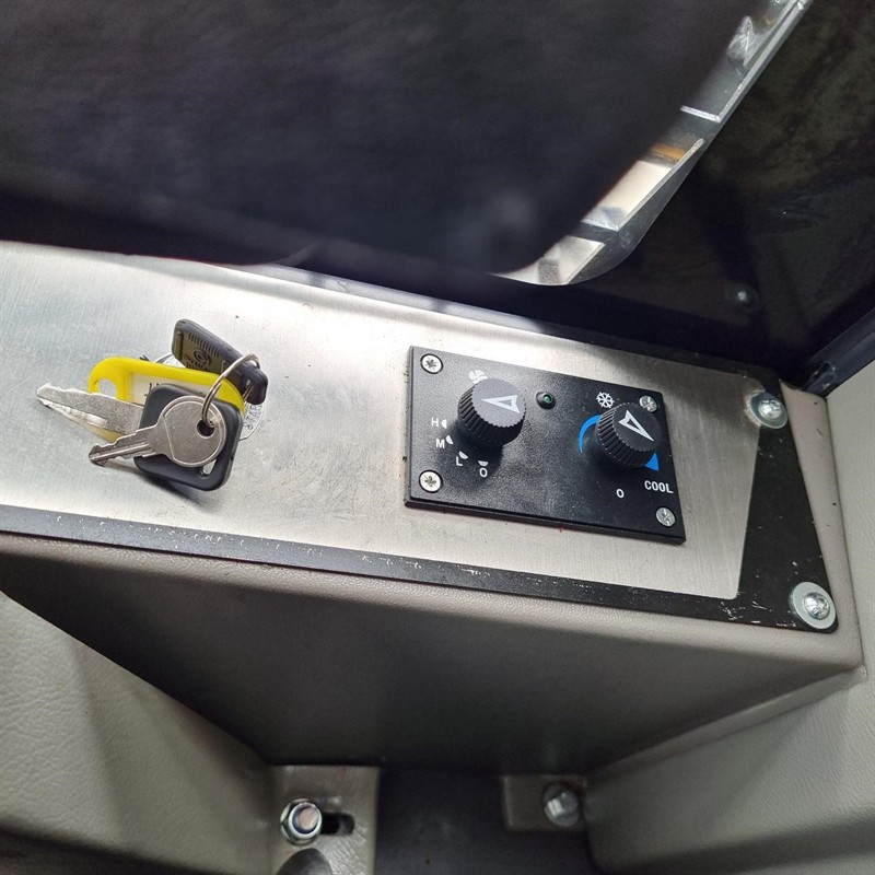 AS75GT Skid Steers image 62