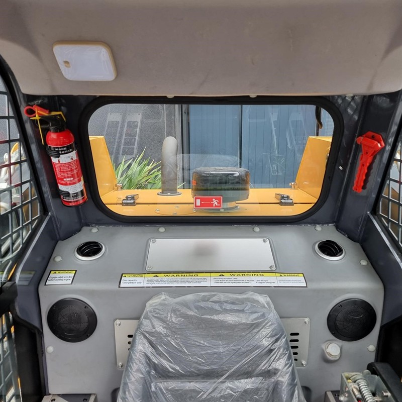 AS85GT Skid Steers image 24