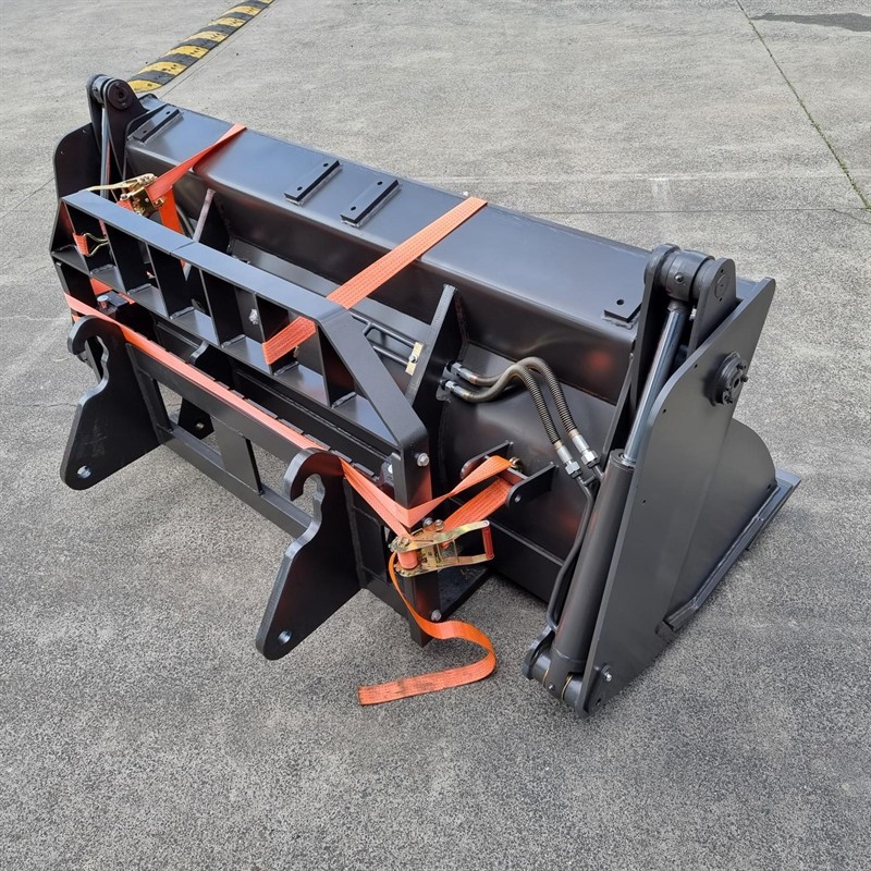 AB388C-II 8 Tonne Backhoe image 33