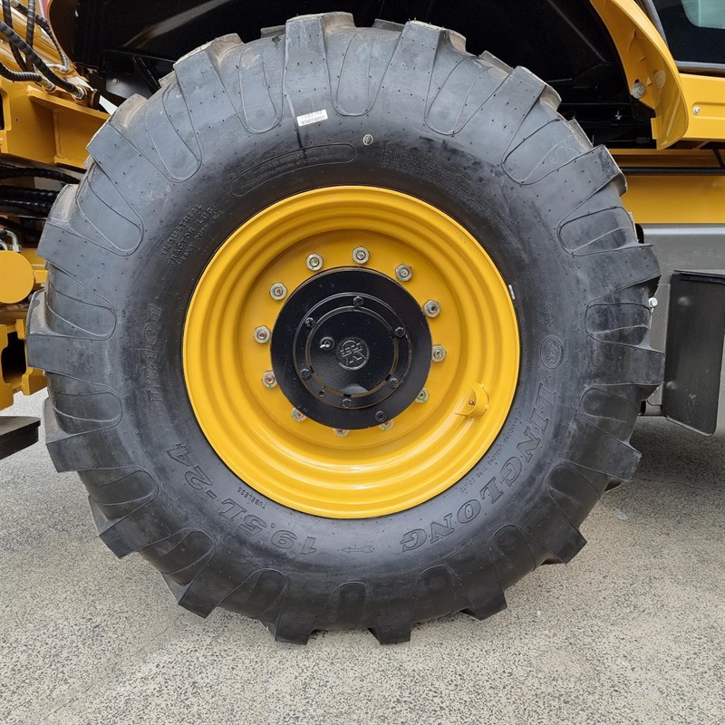 AB388C-II 8 Tonne Backhoe image 51