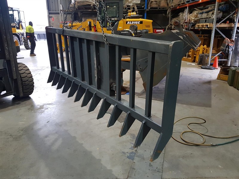 2.4m Stick Rakes Attachments image 2