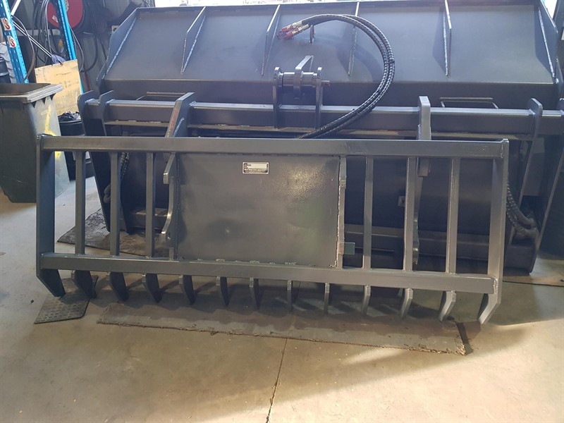 2.4m Stick Rakes Attachments image 3