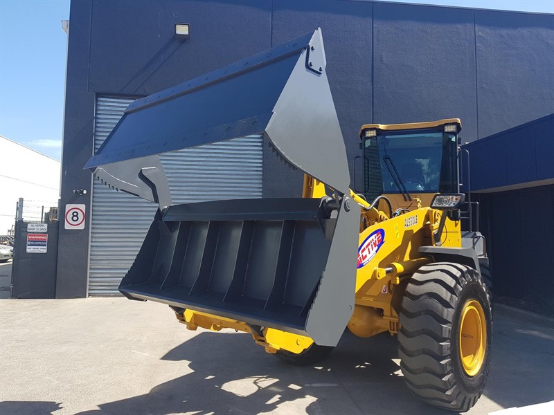 4 in 1 buckets Attachments image 2