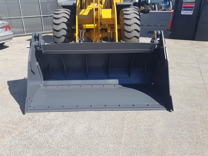 4 in 1 buckets Attachments image 3