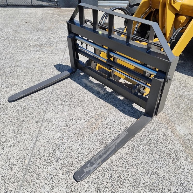 Adjustable Pallet Forks Attachments image 3