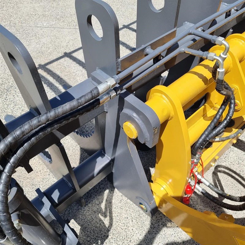 AL926F Grapple Bucket Attachments image 22
