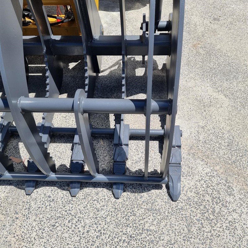 AL926F Grapple Bucket Attachments image 31