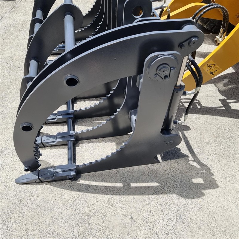 AL926F Grapple Bucket Attachments image 40