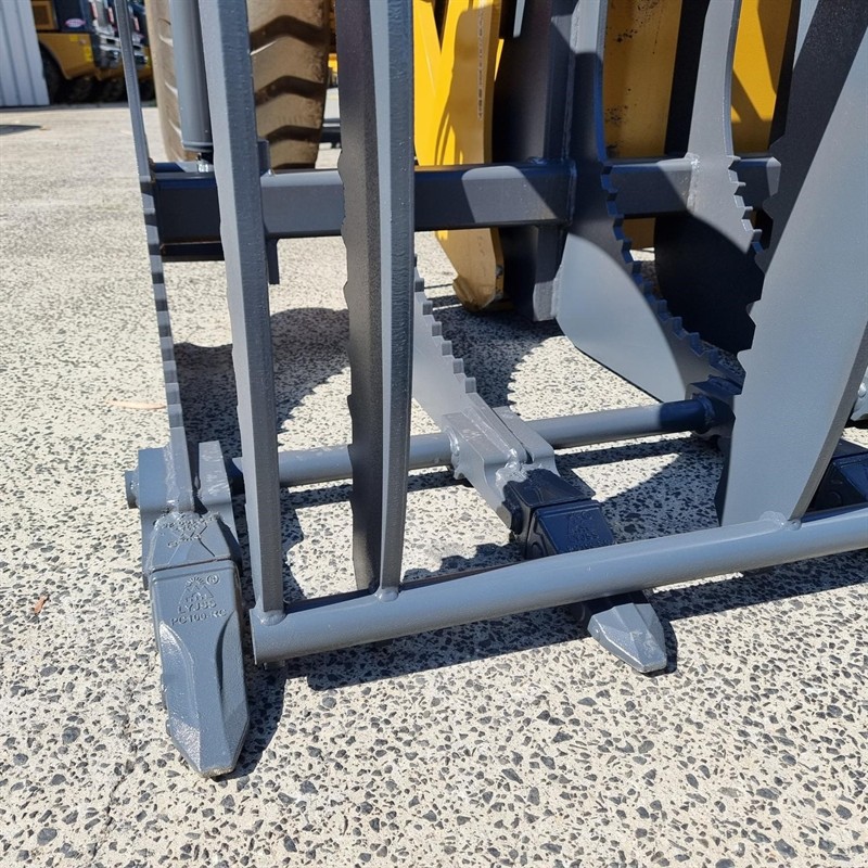 Grapple Bucket 936-938-948 Attachments image 8