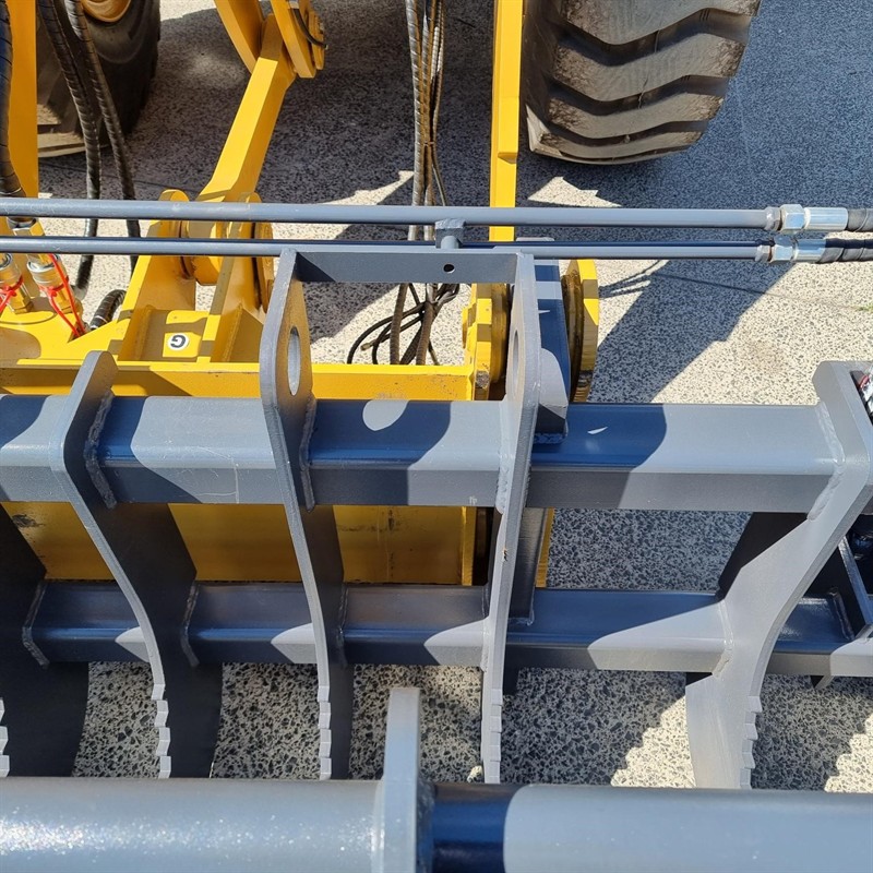 Grapple Bucket 936-938-948 Attachments image 13