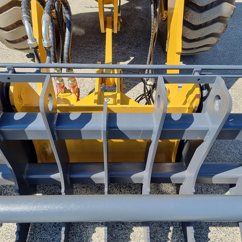 Grapple Bucket 936-938-948 Attachments image 14