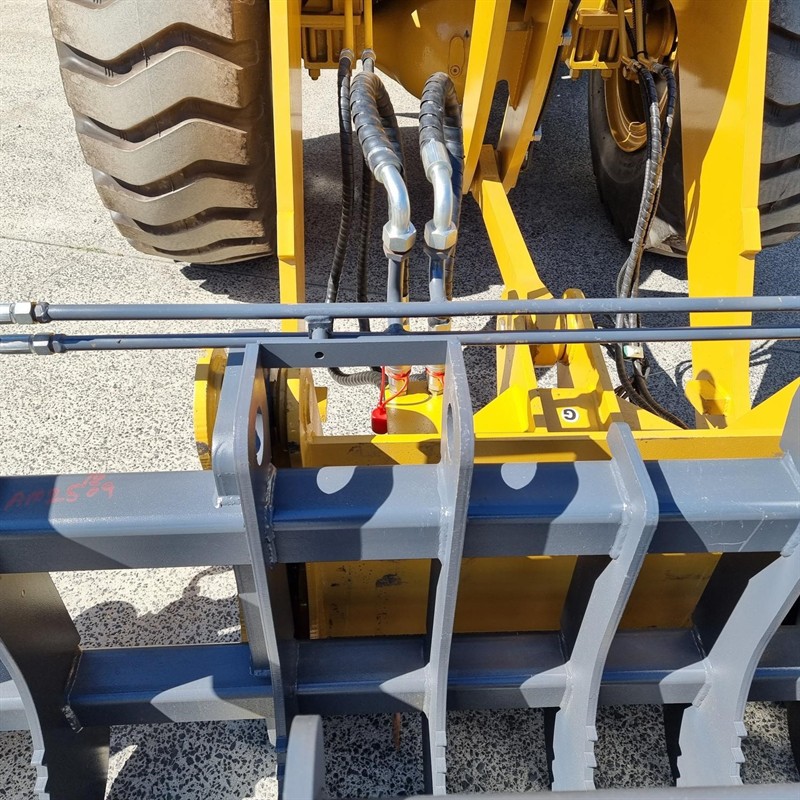 Grapple Bucket 936-938-948 Attachments image 15