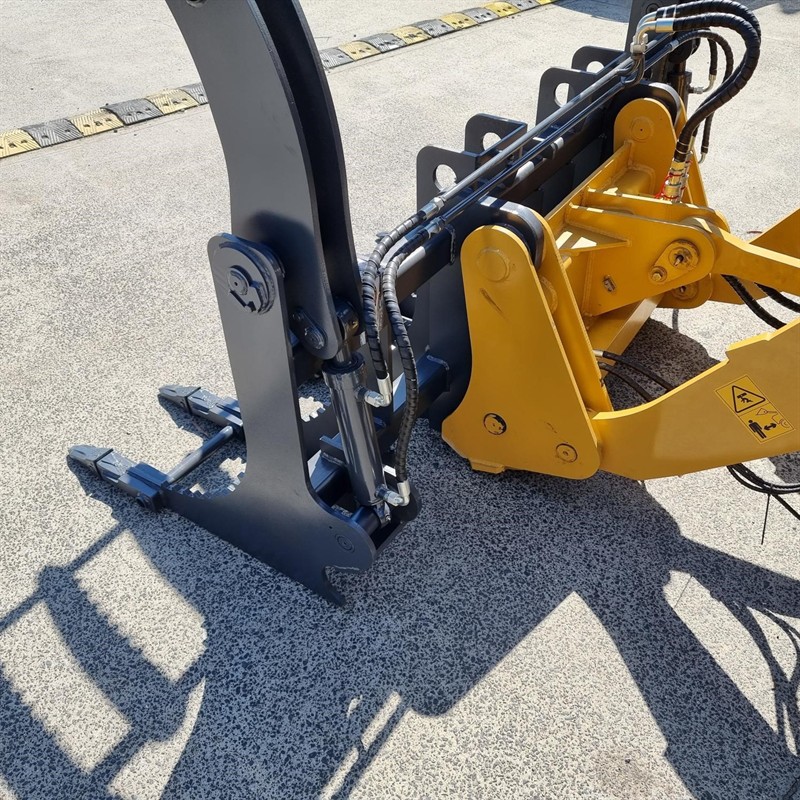 Grapple Bucket 936-938-948 Attachments image 22