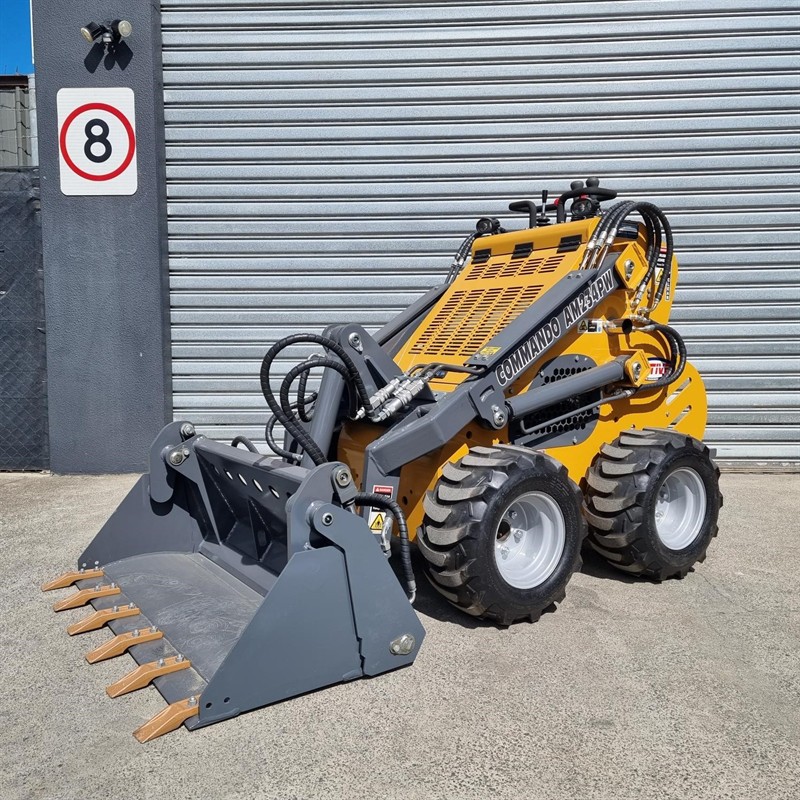AM234PW Commando Mini Skidsteers image 4