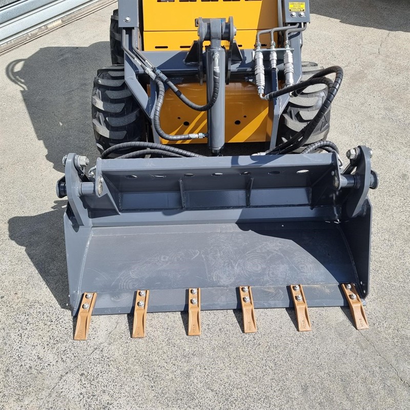 AM234PW Commando Mini Skidsteers image 5