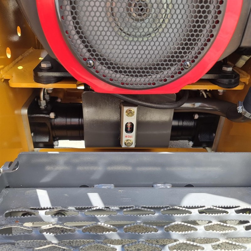 AM234PW Commando Mini Skidsteers image 11