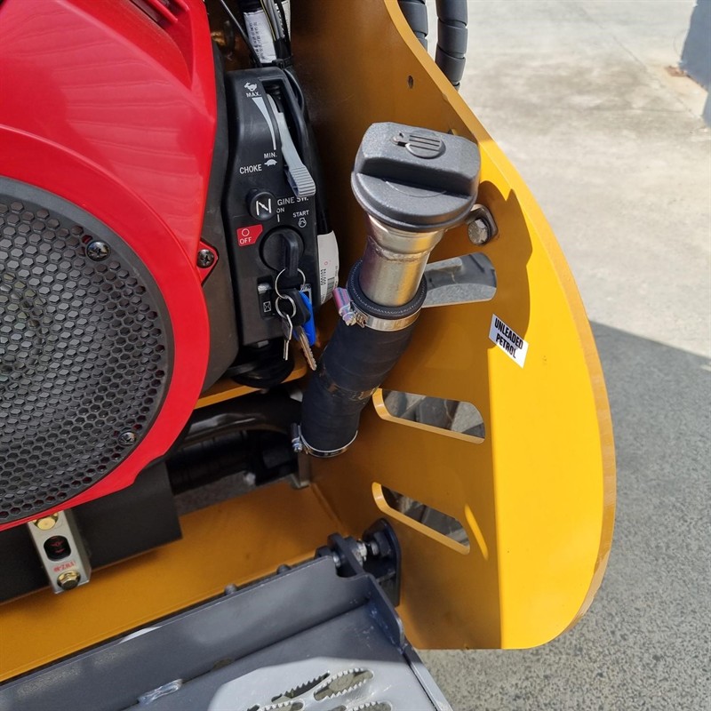 AM234PW Commando Mini Skidsteers image 12