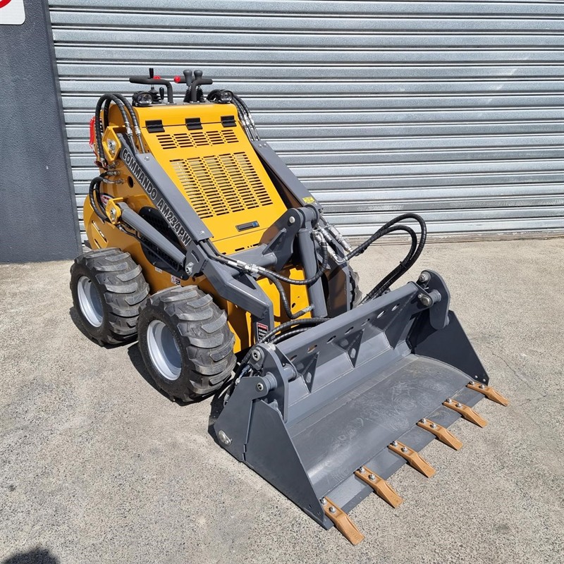 AM234PW Commando Mini Skidsteers image 27